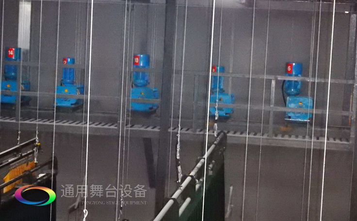 十余年锐意攀登，奋发图强！舞台幕布、机械等一站式选购供应商，必威体育怎么下载到手机
、音响、灯光工程设计施工承包壹级资质——通用舞台