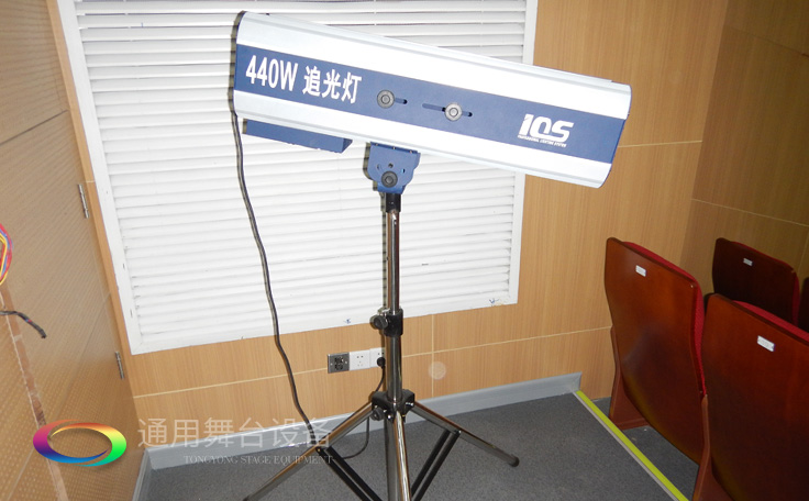 十余年锐意攀登，奋发图强！舞台幕布、机械等一站式选购供应商，必威体育怎么下载到手机
、音响、灯光工程设计施工承包壹级资质——通用舞台