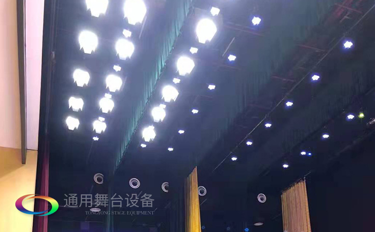 通用舞台专业性、全方位优势！业务涉及必威体育怎么下载到手机
、阻燃幕布、专业灯光系统、专业音响系统