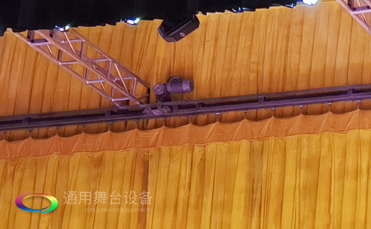 舞台阻燃幕布除了有效阻燃，还有哪些作用性能？