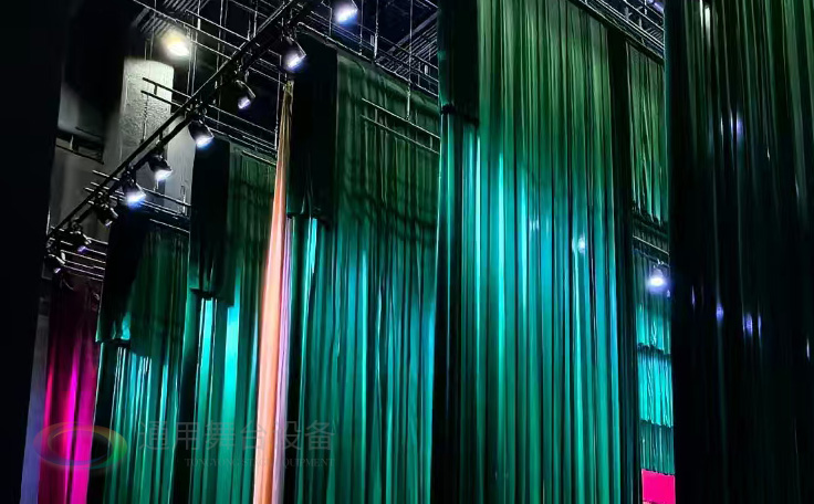 通用舞台承建宁夏星海中学报告厅舞台幕布项目圆满竣工