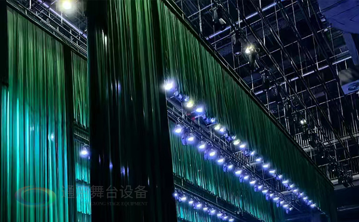 通用舞台设备兴化将军路小学报告厅舞台吊杆项目交付